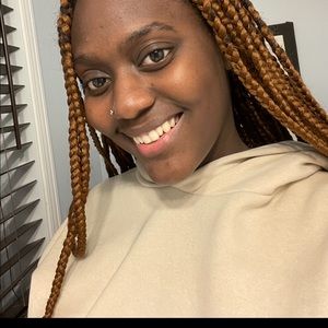 Meet your Posher, Amina